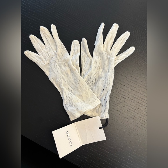 Gucci bridal gloves - Picture 1 of 4